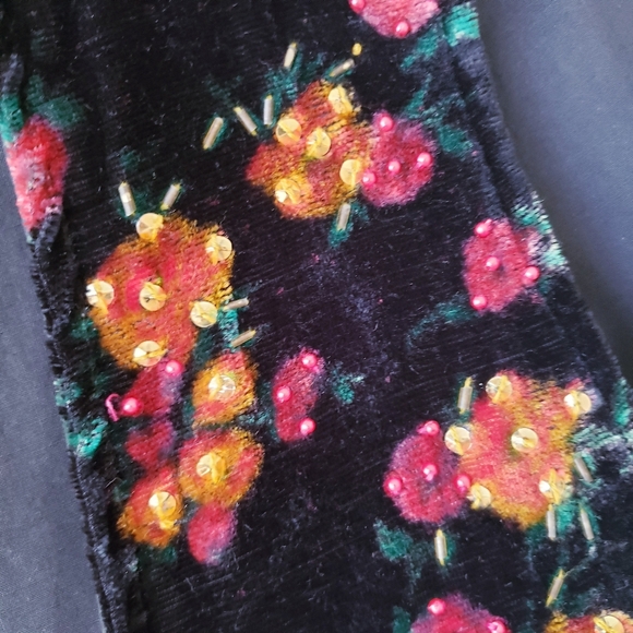 Vintage A.J. Black Floral Vest - Picture 4 of 8